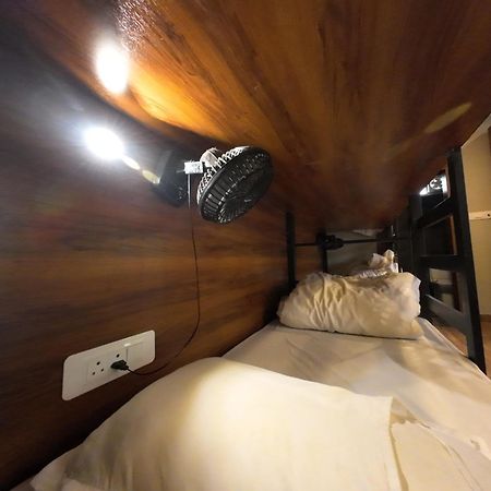 Hotel Hostel Vimal Ganga Risikés Kültér fotó