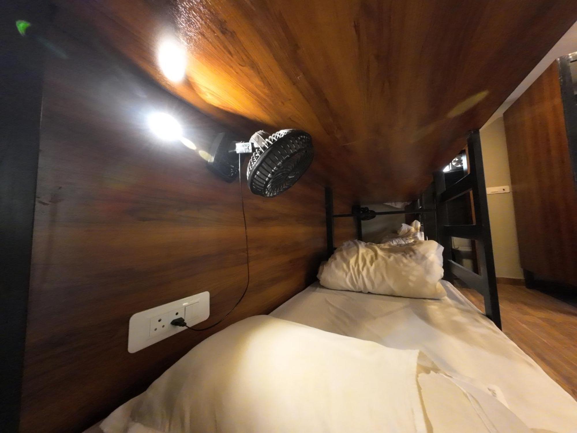 Hotel Hostel Vimal Ganga Risikés Kültér fotó
