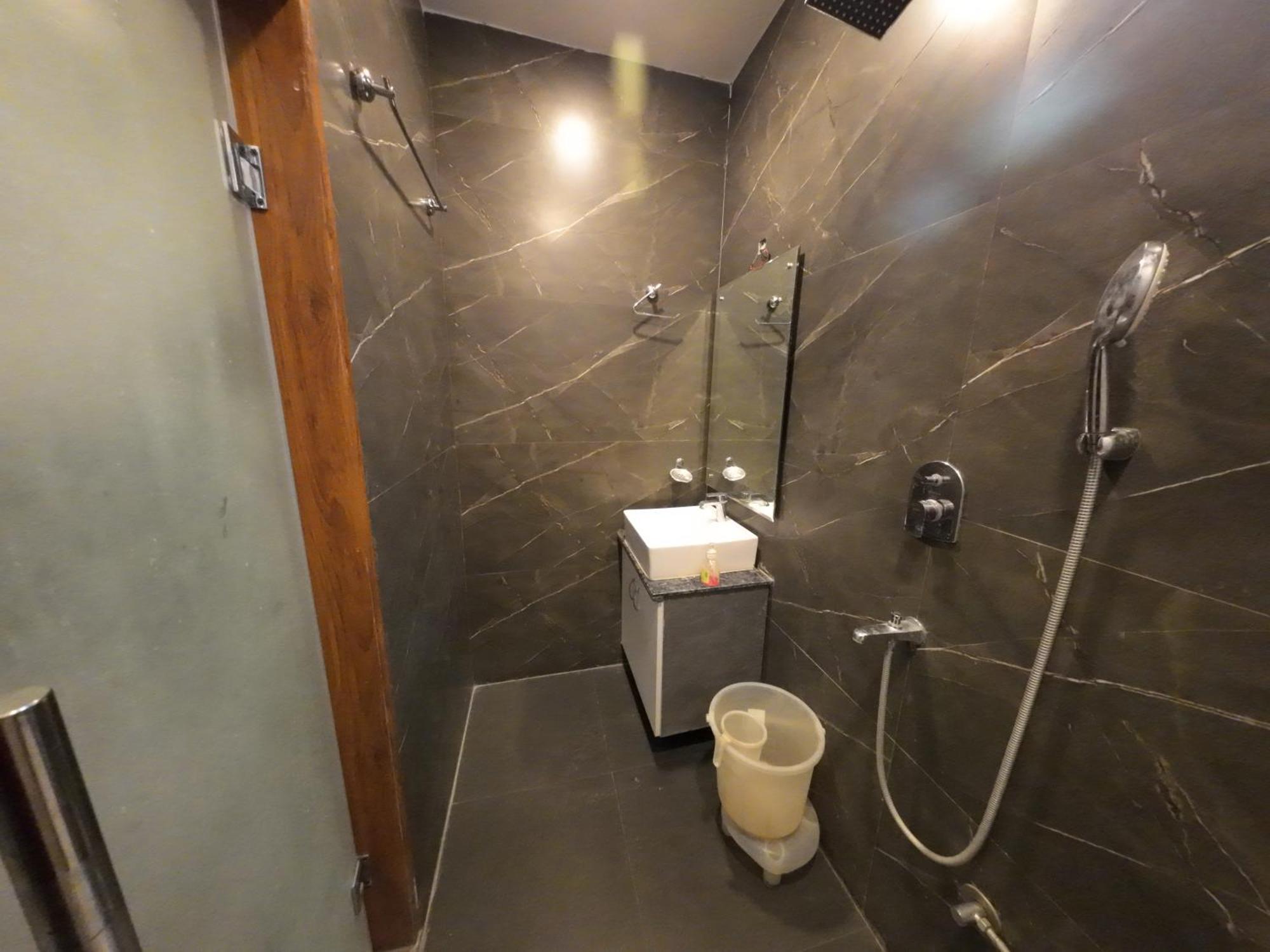 Hotel Hostel Vimal Ganga Risikés Kültér fotó