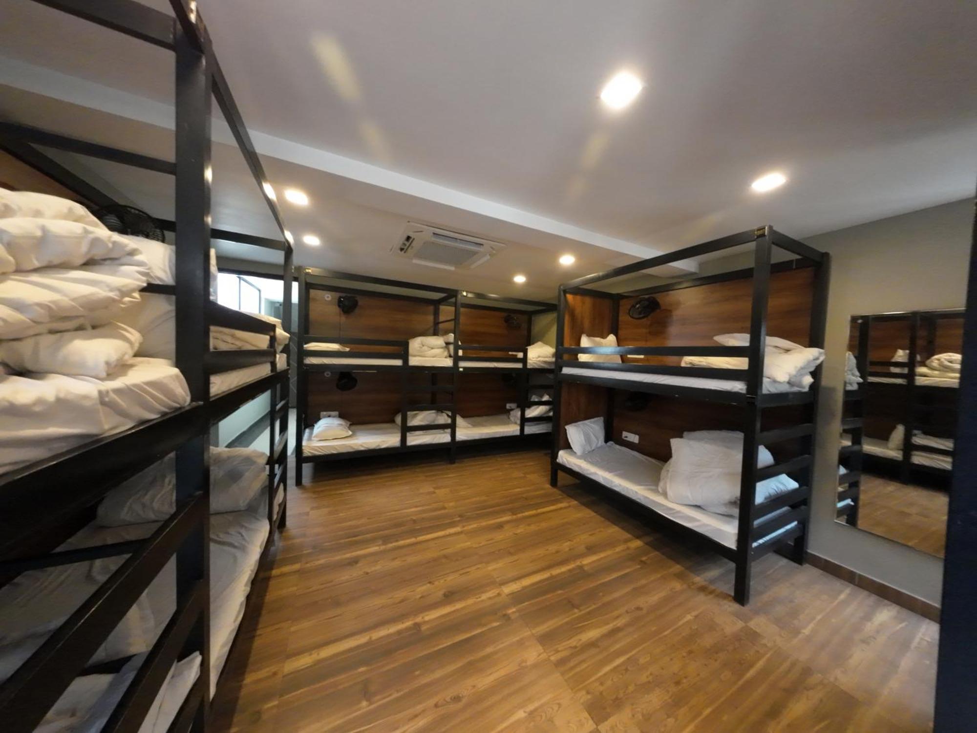 Hotel Hostel Vimal Ganga Risikés Kültér fotó