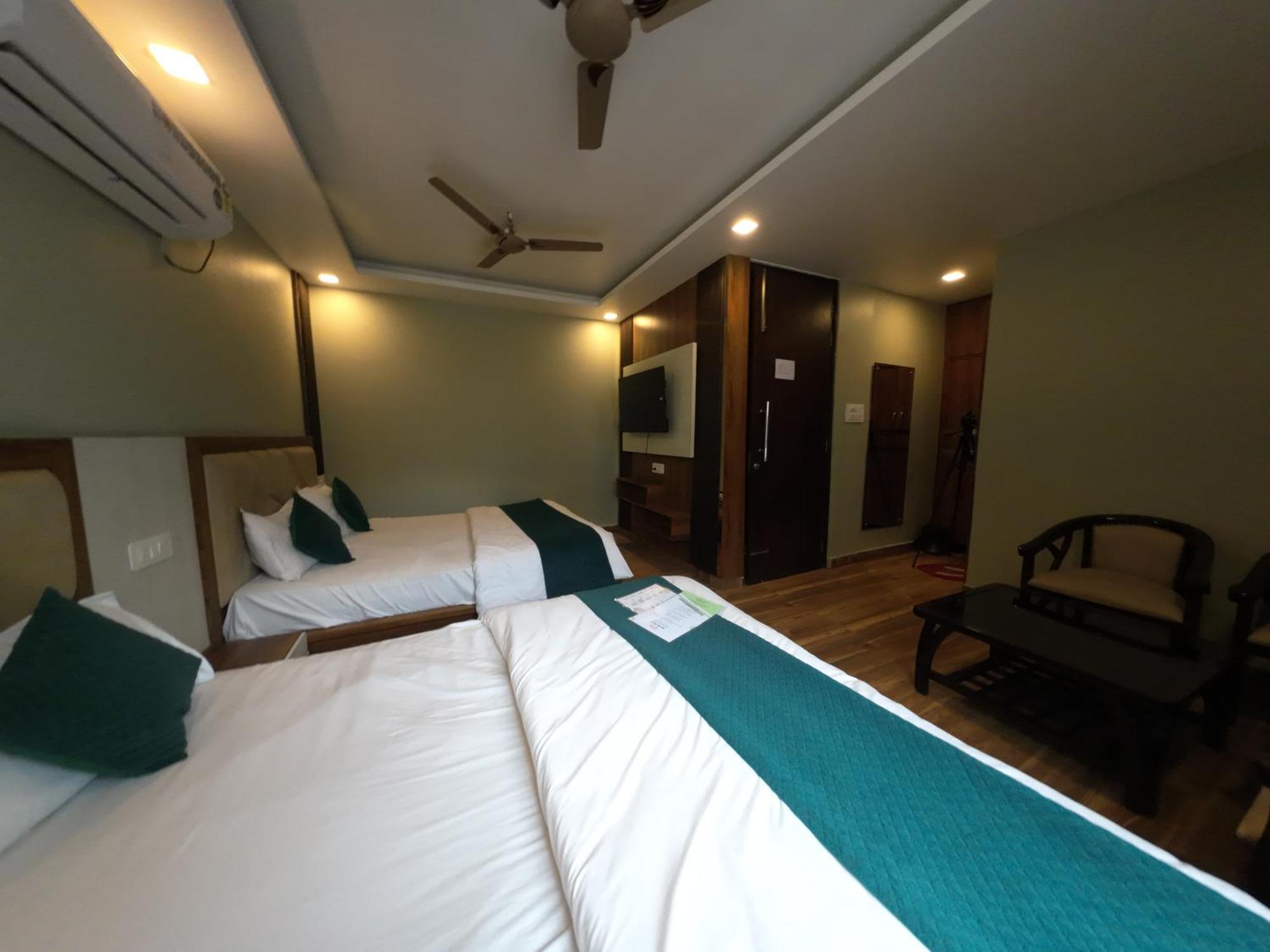 Hotel Hostel Vimal Ganga Risikés Kültér fotó